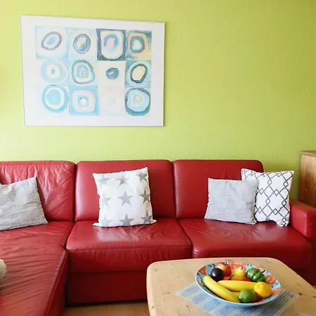 Geräumiges 2-zimmer-appartement In Der 3. Etage Des Hauses. Apartment *