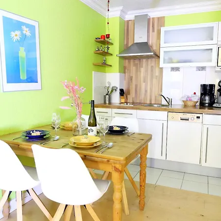 Geräumiges 2-zimmer-appartement In Der 3. Etage Des Hauses. Apartment Westerland