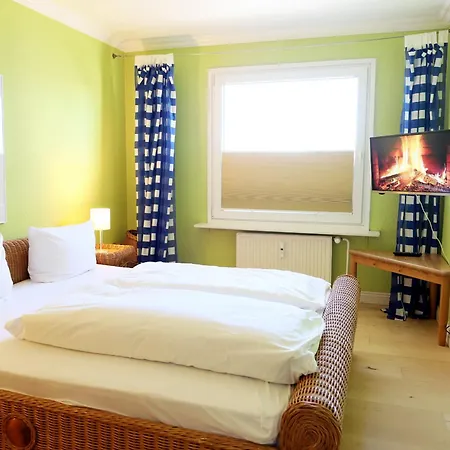 Geräumiges 2-zimmer-appartement In Der 3. Etage Des Hauses. * Westerland