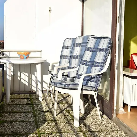 Apartment Geräumiges 2-zimmer-appartement In Der 3. Etage Des Hauses. Westerland